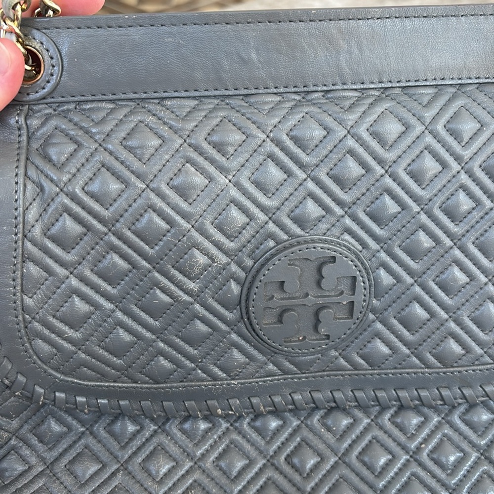 Tory Burch Quilted Chain-Handle Shoulder Bag in Gray with Gold Hardware - Picture 6 of 11